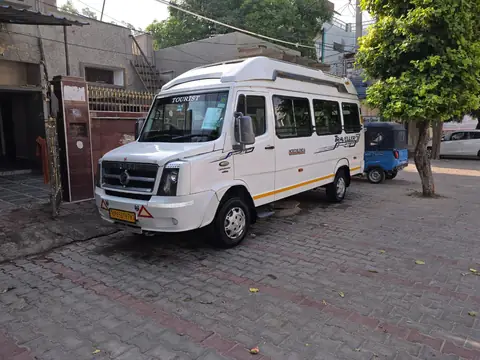 Tempo Traveller for Mathura Vrindavan group tour